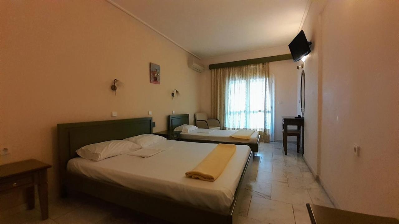 Hotel Niras Нидри Екстериор снимка