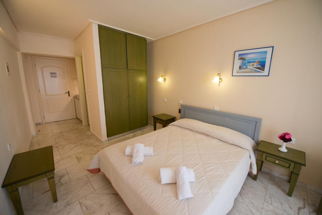 Hotel Niras Нидри Екстериор снимка