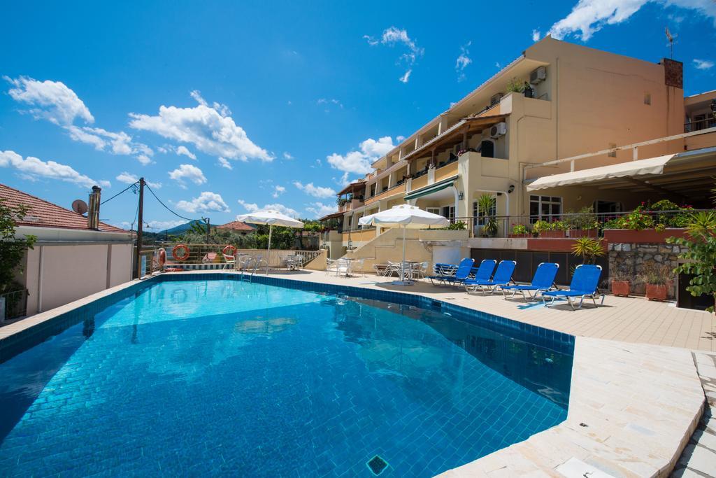 Hotel Niras Нидри Екстериор снимка