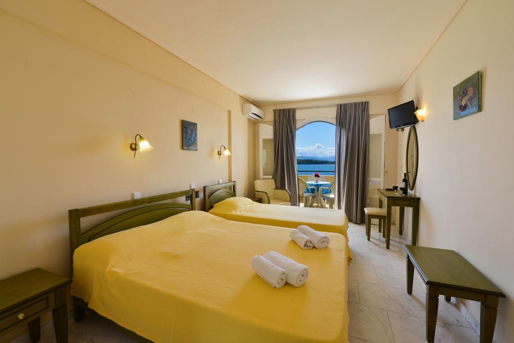 Hotel Niras Нидри Екстериор снимка